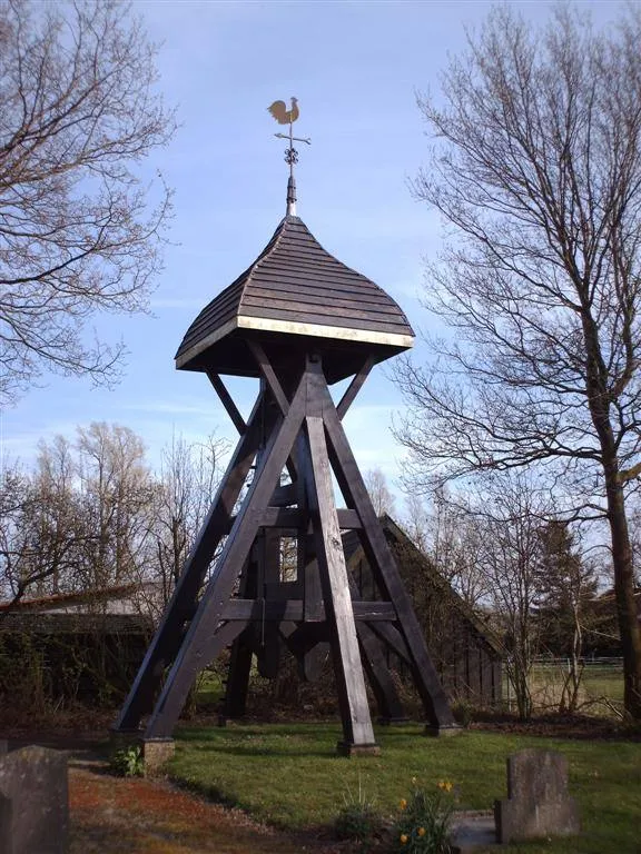 Nijeholtwolde: Klokkenstoel Nijeholtwolde 06w