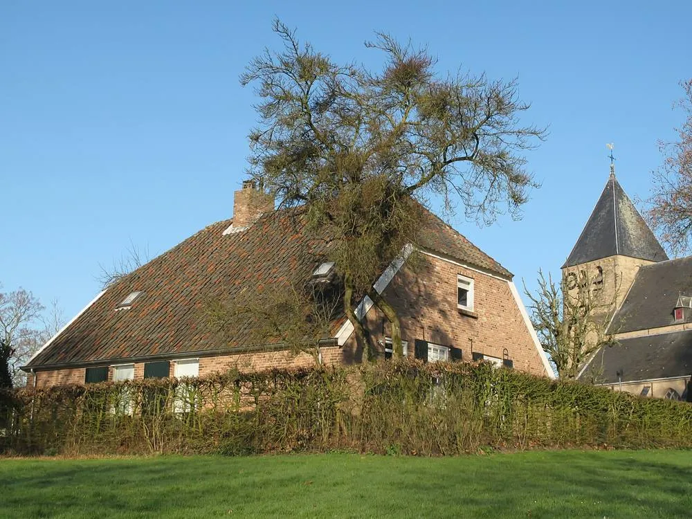Rheden: Rheden, monumentale boerderij RM32990 en Dorpskerk RM42087 foto12 2012-03-21 08.15