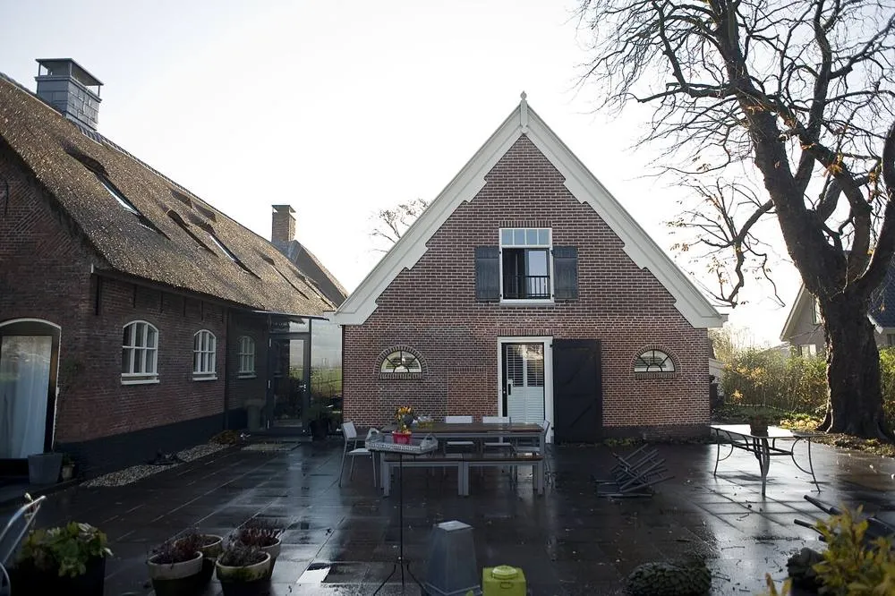 Zoeterwoude: Overzicht van de achtergevel - Zoeterwoude-dorp - 20426157 - RCE